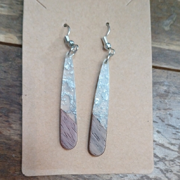 Handmade Jewelry - Elegant Silver and Brown Dangle Earrings